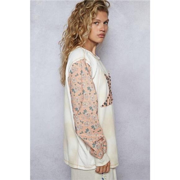POL Exposed Seam Star Patch Thermal Top with Floral Sleeves - Picture 3 of 6